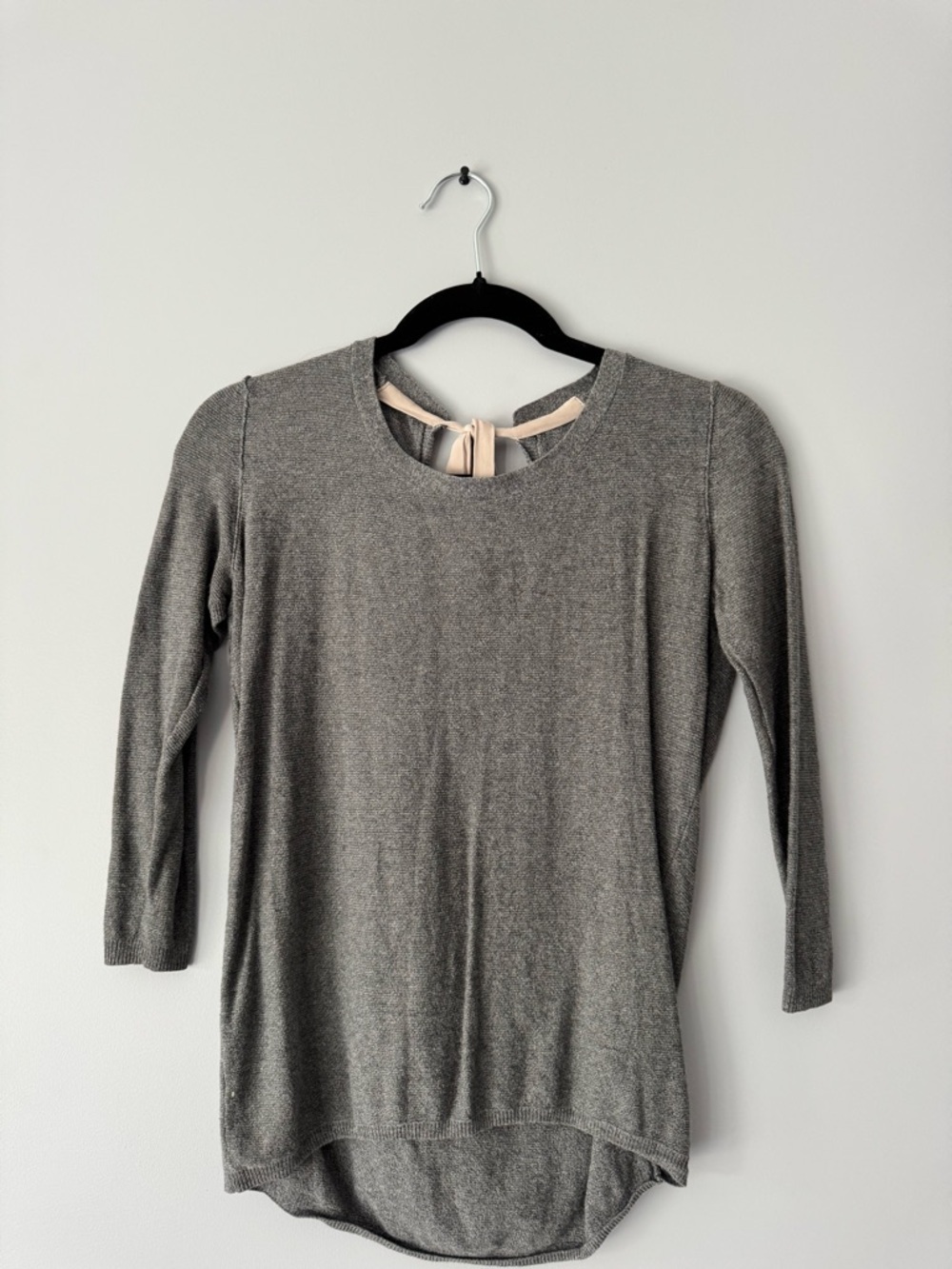 Aritzia Babaton Bailey open tie-back sweater top, size: xs-s - Picture 3 of 3